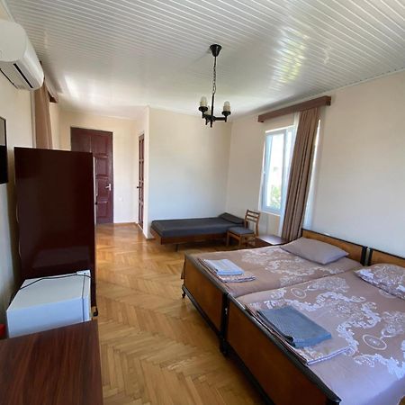 Guesthouse White Swan Kobuleti Ngoại thất bức ảnh