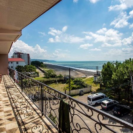 Guesthouse White Swan Kobuleti Ngoại thất bức ảnh