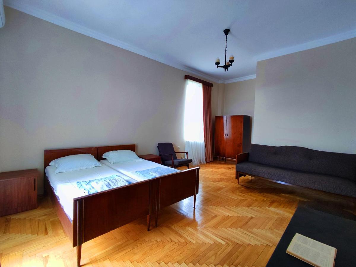 Guesthouse White Swan Kobuleti Ngoại thất bức ảnh