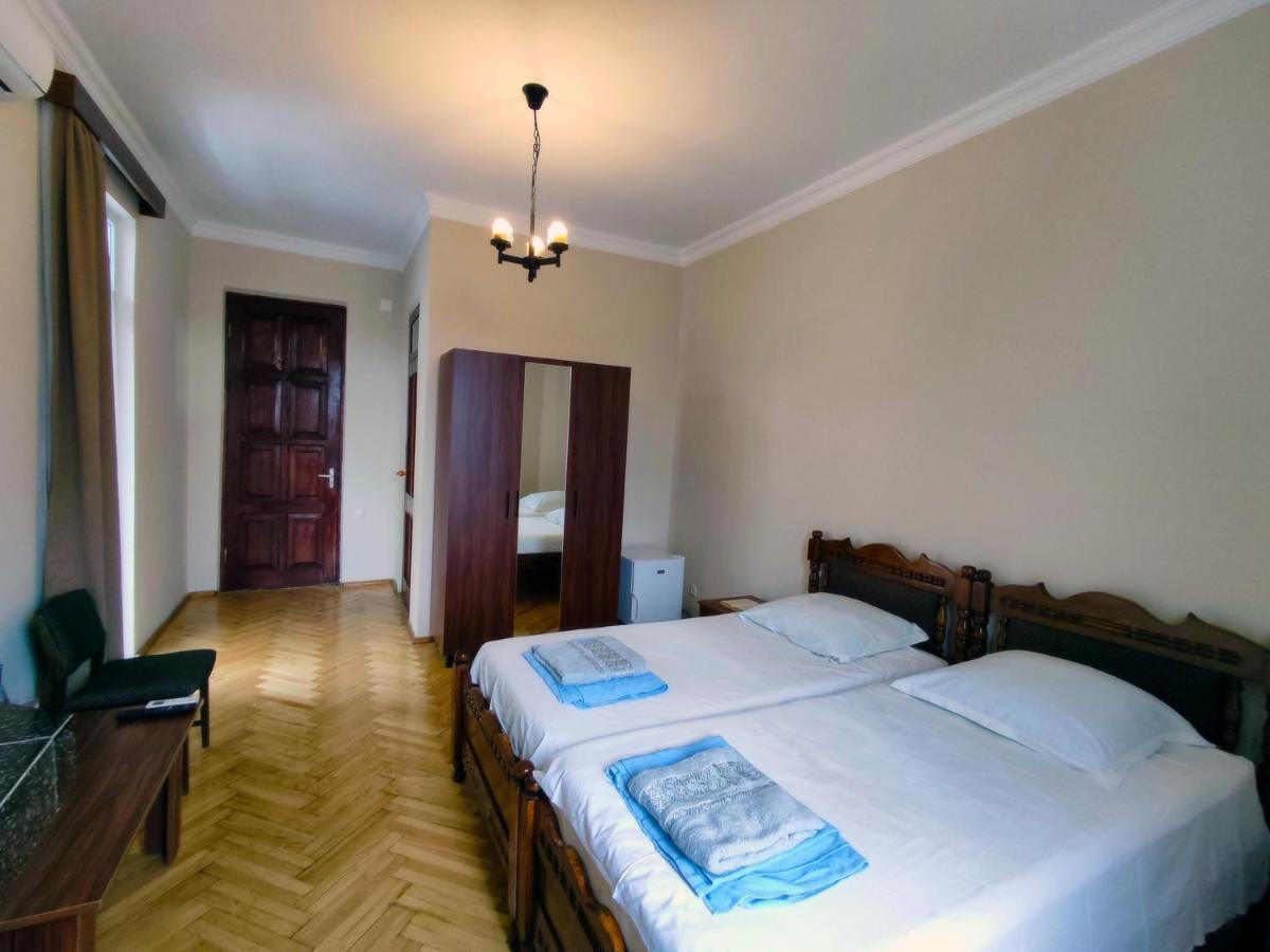 Guesthouse White Swan Kobuleti Ngoại thất bức ảnh