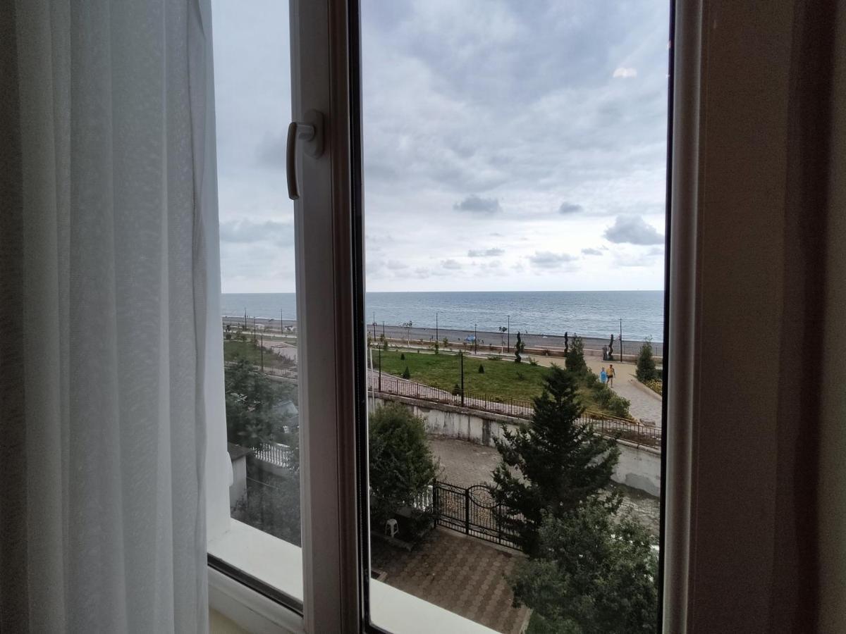 Guesthouse White Swan Kobuleti Ngoại thất bức ảnh