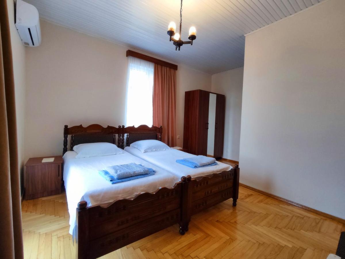 Guesthouse White Swan Kobuleti Ngoại thất bức ảnh