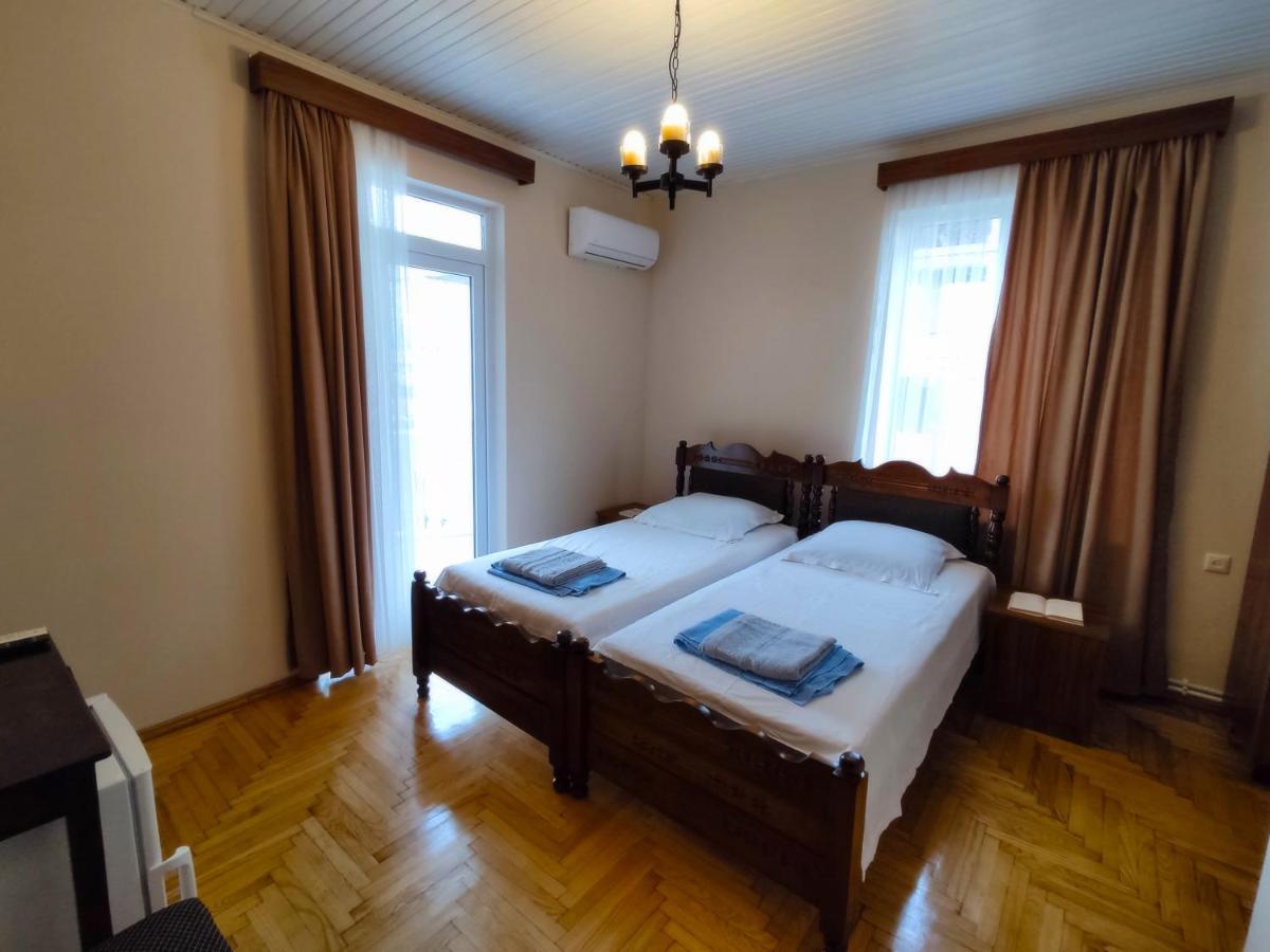 Guesthouse White Swan Kobuleti Ngoại thất bức ảnh