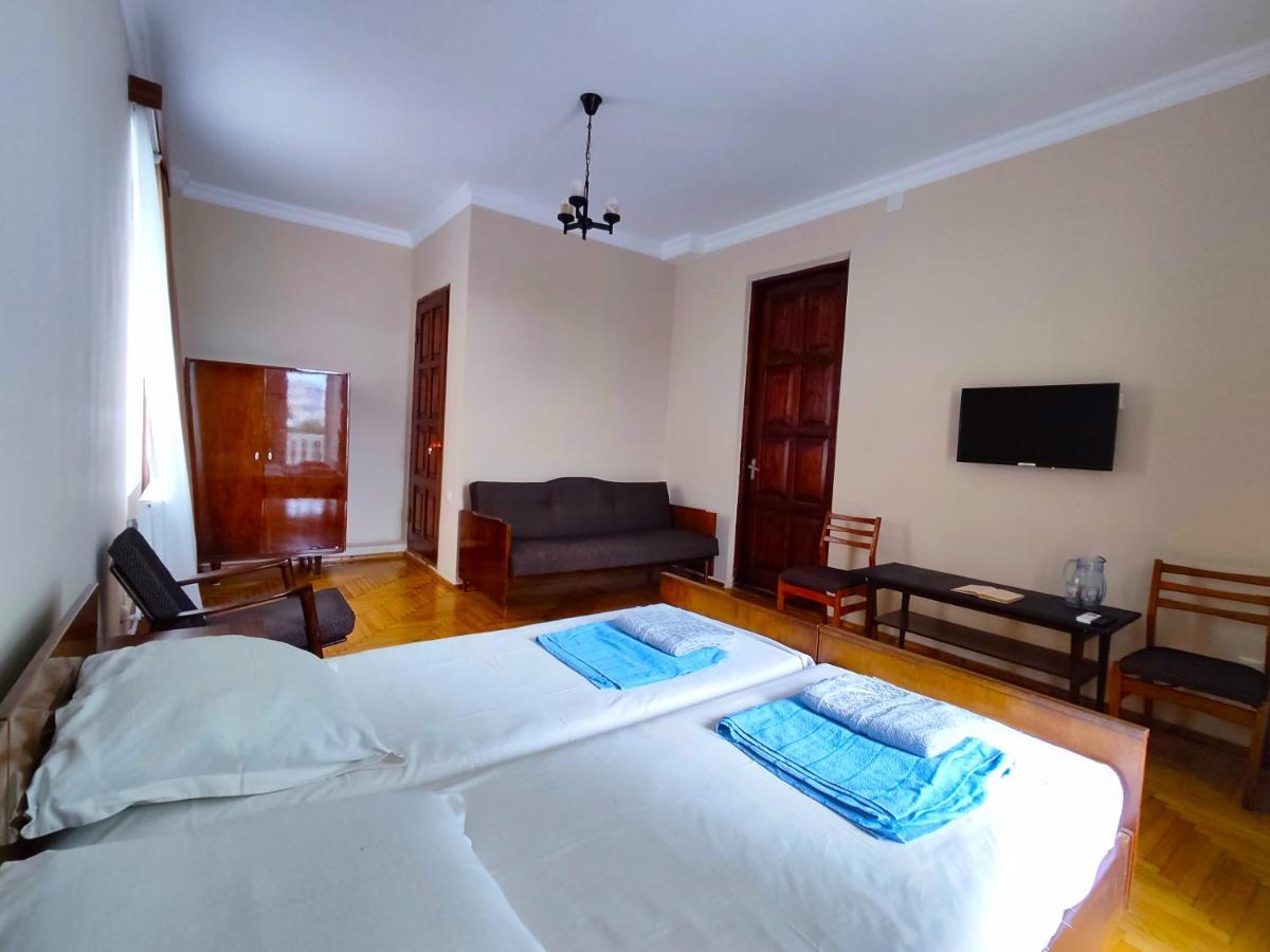 Guesthouse White Swan Kobuleti Ngoại thất bức ảnh