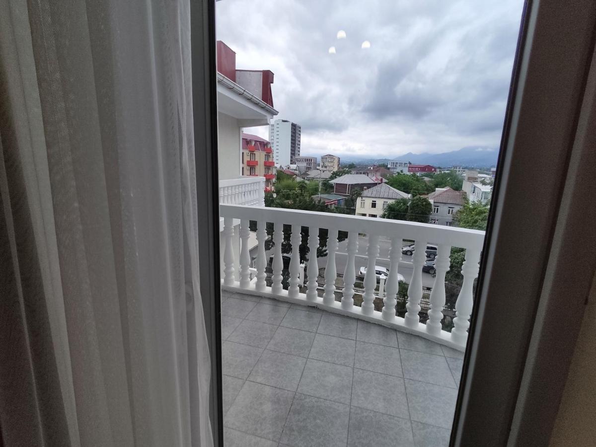 Guesthouse White Swan Kobuleti Ngoại thất bức ảnh
