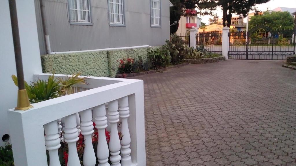 Guesthouse White Swan Kobuleti Ngoại thất bức ảnh