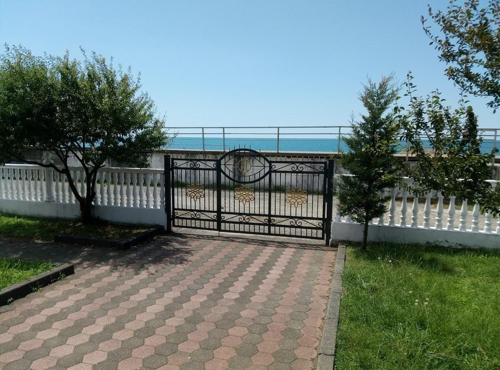 Guesthouse White Swan Kobuleti Ngoại thất bức ảnh