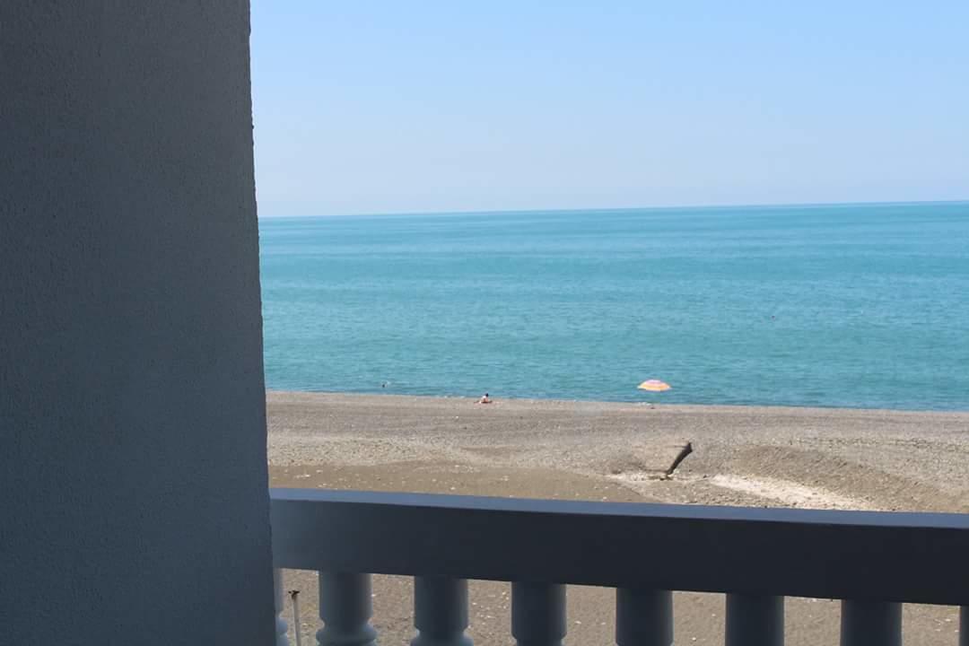 Guesthouse White Swan Kobuleti Ngoại thất bức ảnh