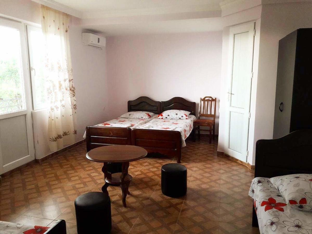 Guesthouse White Swan Kobuleti Ngoại thất bức ảnh