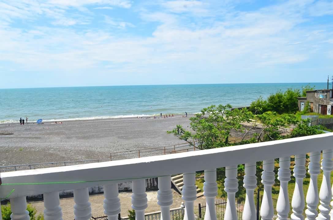 Guesthouse White Swan Kobuleti Ngoại thất bức ảnh